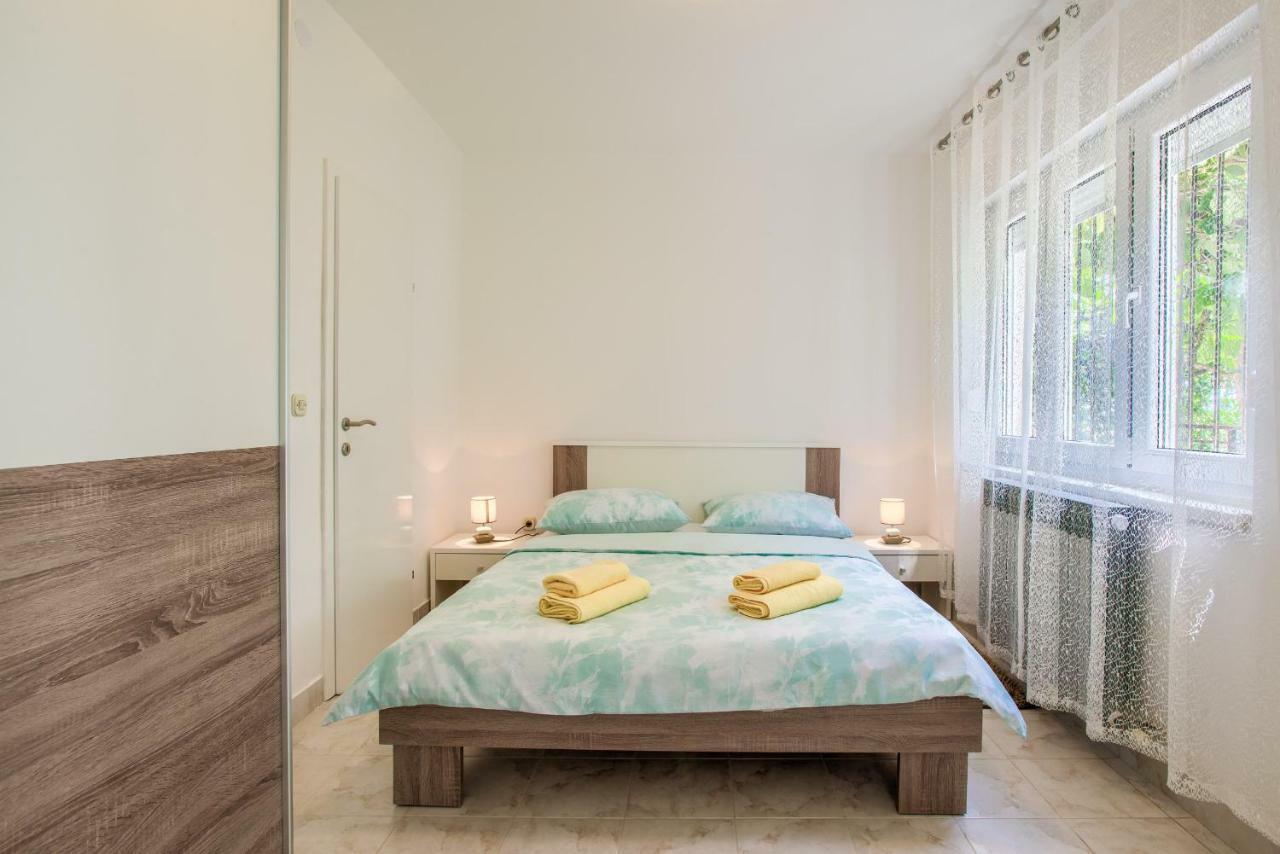 Apartman Paola Пула Екстериор снимка