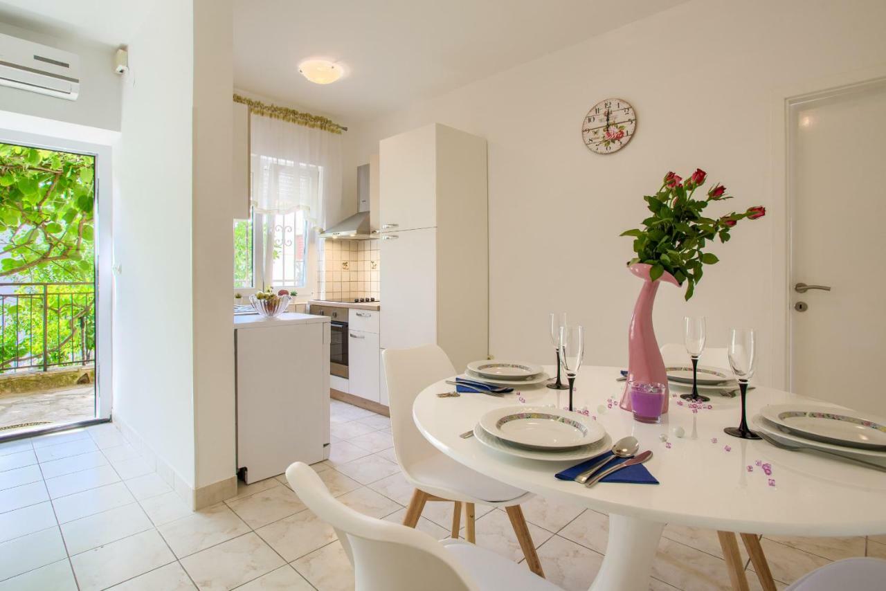 Apartman Paola Пула Екстериор снимка
