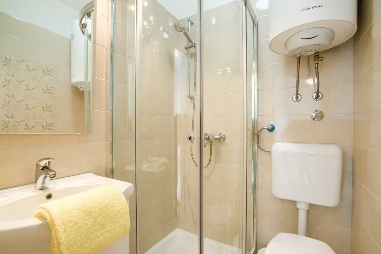 Apartman Paola Пула Екстериор снимка