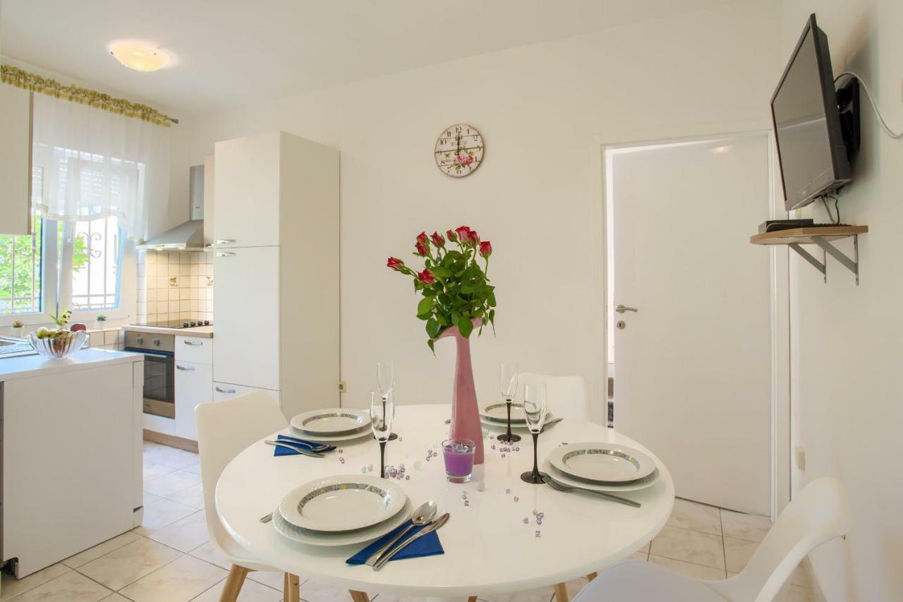 Apartman Paola Пула Екстериор снимка