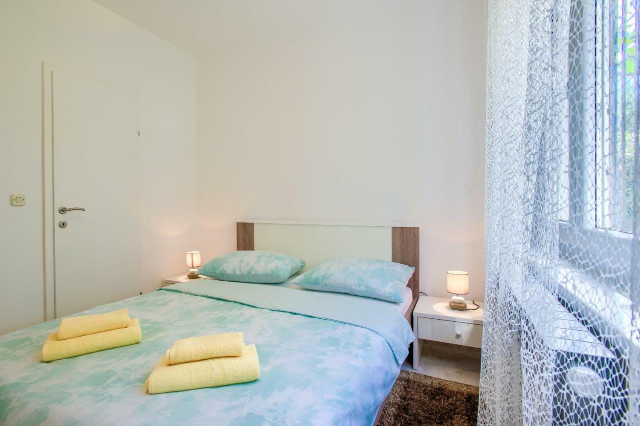 Apartman Paola Пула Екстериор снимка