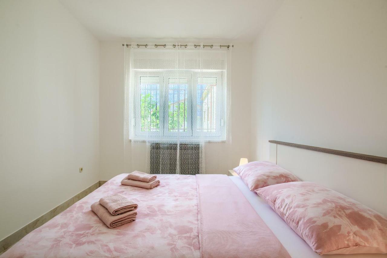 Apartman Paola Пула Екстериор снимка